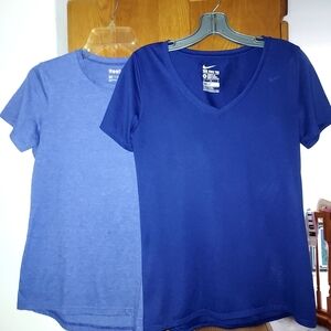 lot of 2 blue t-shirts